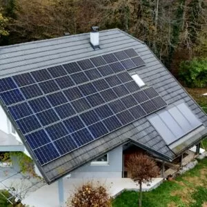Sončna elektrarna v velikosti 10kW, baterijski hranilnik 16,36kWh, z montažo in garancijo 10 let