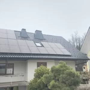 Sončna elektrarna v velikosti 8kW, baterijski hranilnik 15kWh, z montažo in garancijo 10 let